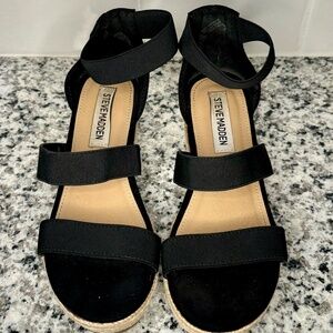Steve Madden Black canvas cork wedges